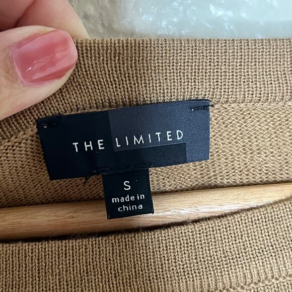 The Limited Women’s Merino Wool Blend Camel Tan Boatneck Sweater Size Small - Picture 3 of 8